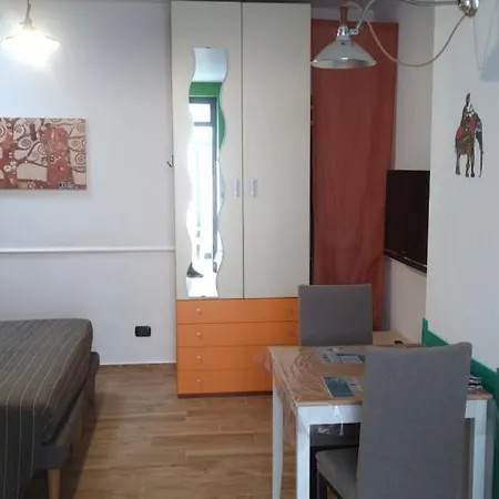 Corte Della Suocera * バーリ